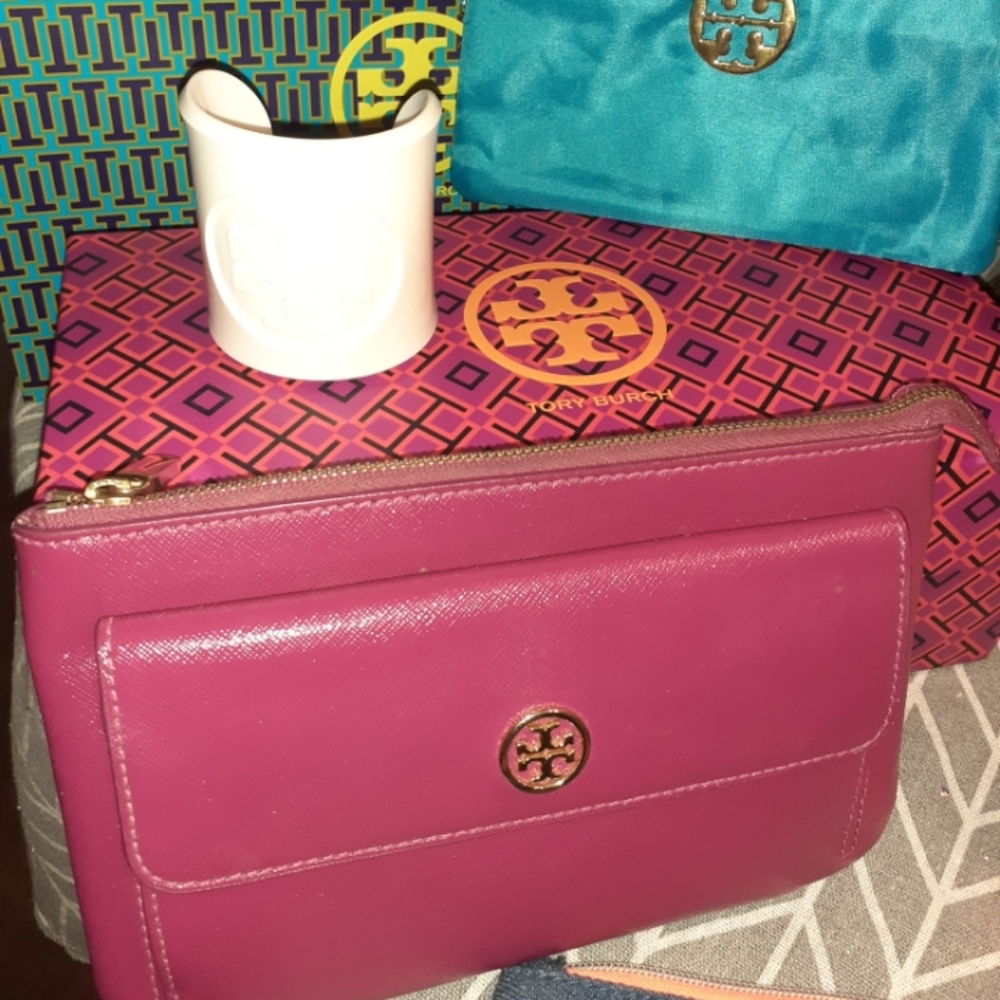Brand New Tory burch leather clutch - Picture 5 of 5